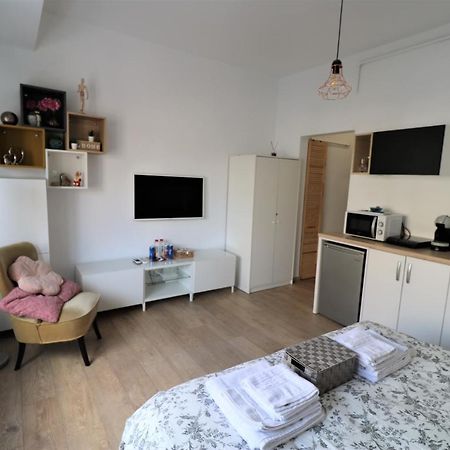 Lovely City Center Apartment - Free Minibar بوخارست المظهر الخارجي الصورة