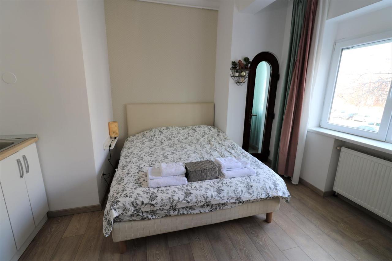 Lovely City Center Apartment - Free Minibar بوخارست المظهر الخارجي الصورة