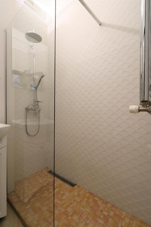 Lovely City Center Apartment - Free Minibar بوخارست المظهر الخارجي الصورة